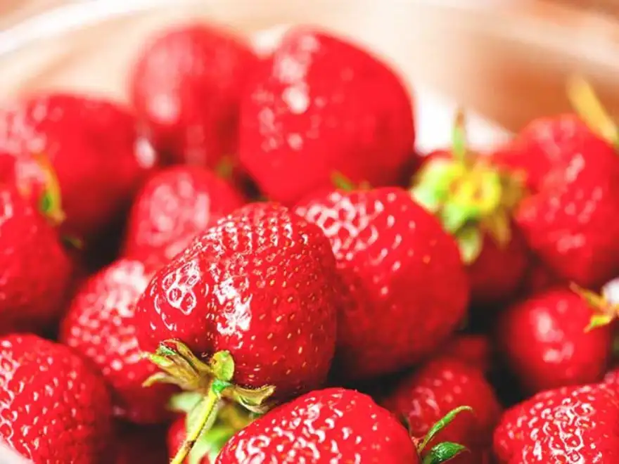 Composition of strawberries